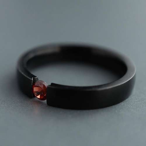 刻印♦︎ガーネットのブラックリング♦︎天然石♢誕生石♢サージカル