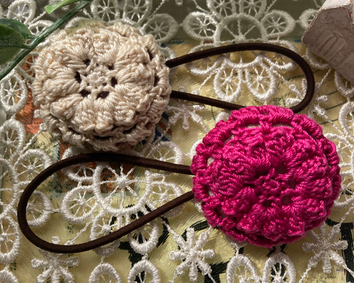 くるみボタンのヘアゴム2個セット＊レース編み＊手編み＊ハンドメイド