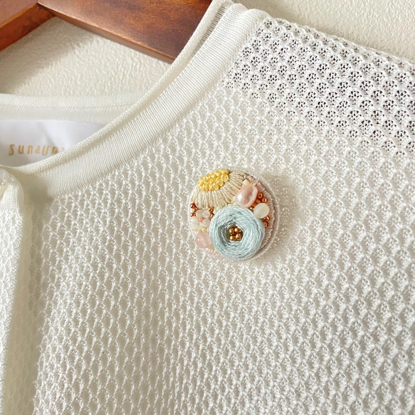 bouquet 刺繍ブローチ　 2枚目の画像