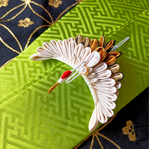 祝鶴✵中»つまみ細工髪飾り (金通し金黒) 成人式 結婚式 卒業式 祝鶴✵中»つまみ細工髪飾り (金通し金黒) 成人式 結婚式 卒業式