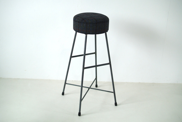 【一点もの】STOOL/ツイード/チェック柄/ハリスツイード/スツール/アイアン 4枚目の画像