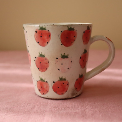 やまぐちあさこさん の イチゴ柄お茶碗＆マグカップ