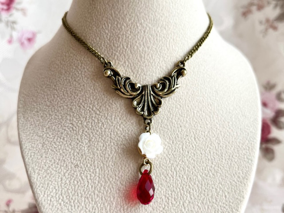 金古美チェーンチョーカー／白薔薇／クリスタル 2枚目の画像