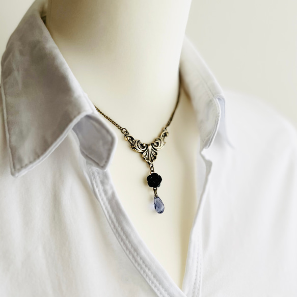 金古美チェーンチョーカーネックレス／黒薔薇／クリスタル 3枚目の画像