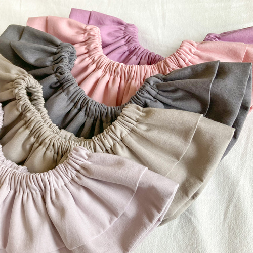 素材にこだわった360°フリルスタイ｜5種類のカラーから選べる