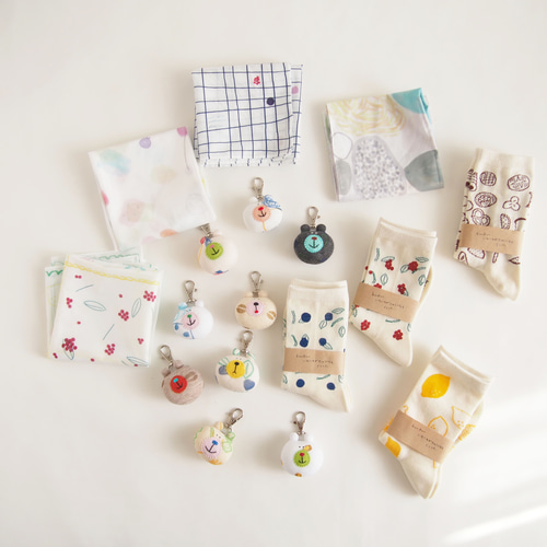 母の日に/くまとハンカチと靴下の3点セット/ラッピングつき【Creema