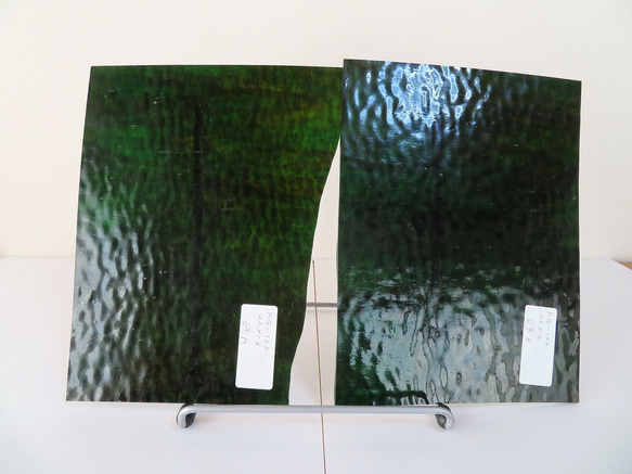 29 . ココモ・濃いグリーン×ブラウンのセット・ステンドグラス用ガラス（KG－122） 2枚目の画像