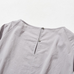 質地柔和的長袖襯衫，100% 棉，淺老鼠色，略帶紅色調 230215-3 第8張的照片
