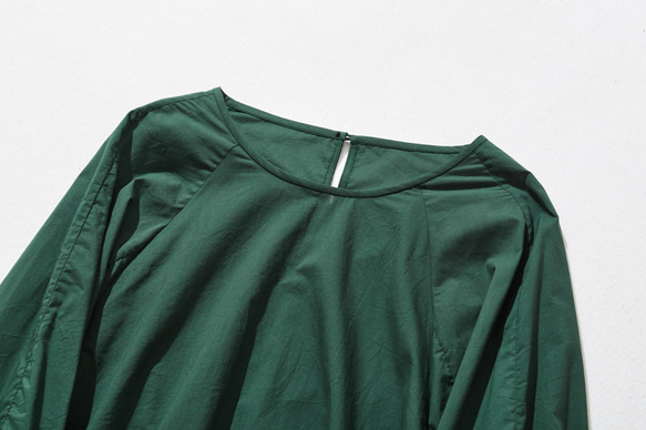 やさしい風合い漂う　長袖ブラウス　コットン100％  濃緑   230215-4 3枚目の画像