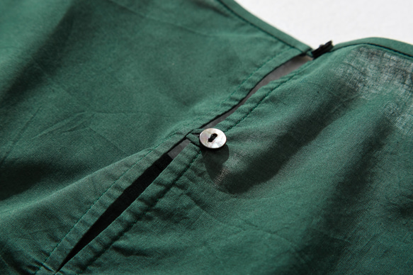 やさしい風合い漂う　長袖ブラウス　コットン100％  濃緑   230215-4 9枚目の画像