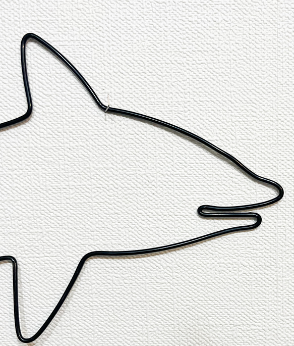 シンプルなサメ　さめ　鮫　壁掛け　平面　ワイヤーアート　ウォールデコ 2枚目の画像