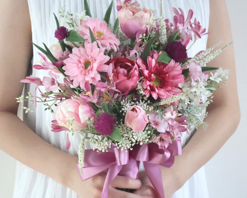 ブーケ　ピンク　ウェディング ピンクオンピンクブーケ ブートニアセット ウェディングブーケ