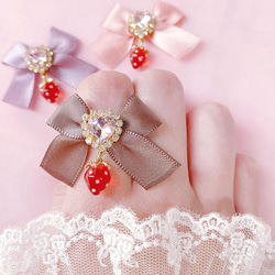 キラキラビジューとさくらんぼのピアス/イヤリング ベリー リボン