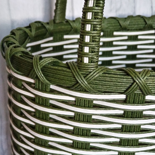 大きめかごバッグ モスグリーン x ミルクホワイト 《クラフトバンド