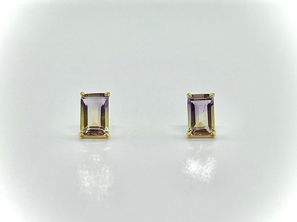 k18アメトリンピアス