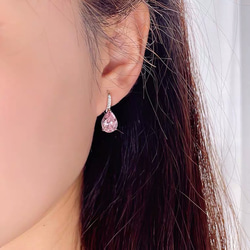 ドロップ ライトピンク シンプル 高炭素ダイヤモンド キラキラ ゴージャス 普段使い フックピアス かわいい 春 3枚目の画像