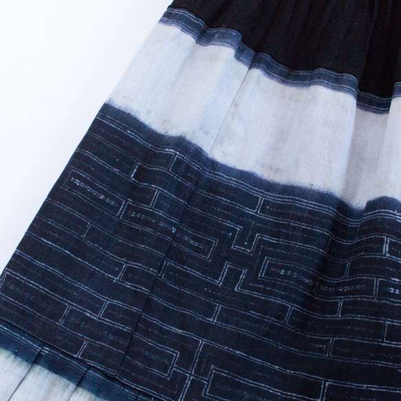 モン族藍染めヘンプロングスカート 3　カジュアルなエスニックスカート*82cm丈*民族古布 7枚目の画像