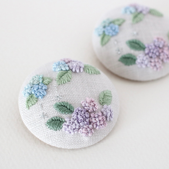 あじさいの花と雫　手刺繍ブローチ　［受注制作］ 6枚目の画像