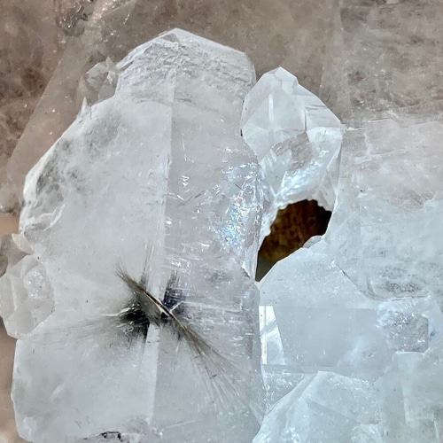 シルバールチル内包✨ レインボー ブラジル・ミナスジェライス州 水晶