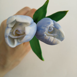 粘土の春色チューリップ 2輪セット 淡いブルーの花びらの樹脂粘土花　送料無料 14枚目の画像