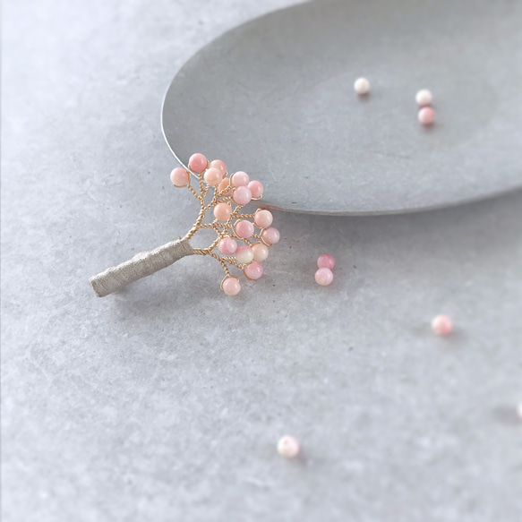 creema限定　桜のミニブローチ / クイーンコンクシェル 母の日　ギフト 2枚目の画像