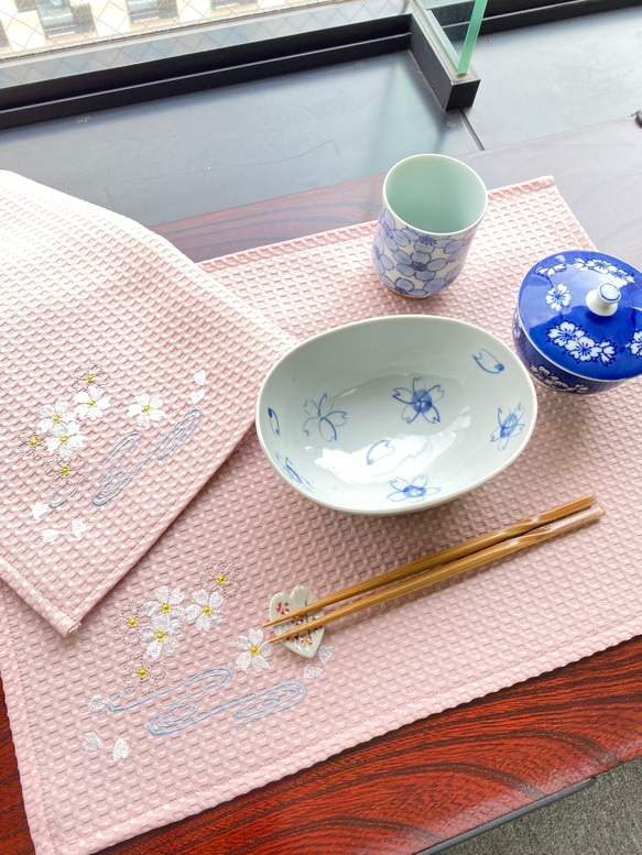 桜と観世水　刺繍ランチョンマット　２枚セット 7枚目の画像