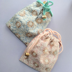 インド刺繍リボン　巾着 インド刺繍リボンの巾着ポーチ | iichi 日々の暮らしを心地よく