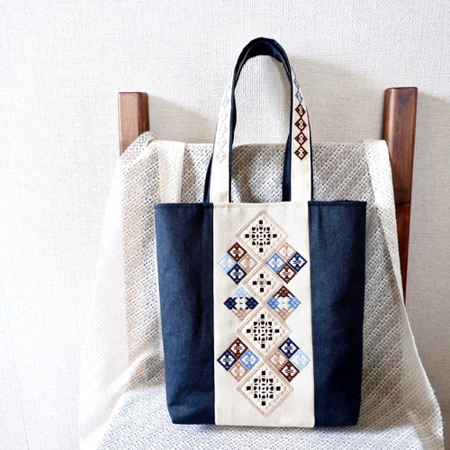 和洋刺繍のトートバッグ＊Mサイズ＊和風＊青デニム＊肩かけタイプ 