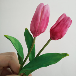粘土の春色チューリップ 2輪セット 赤（濃いピンク）の花びらの樹脂粘土花　送料無料 11枚目の画像