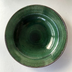 緑釉リム深皿 1枚目の画像