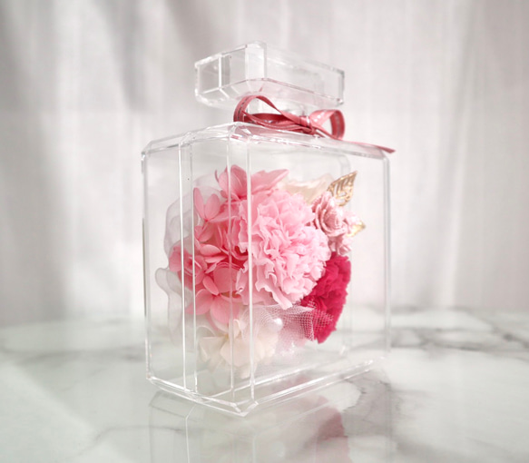 母の日フラワー2023 Creema限定 香水瓶のかわいいアレンジメント　プリザーブド　カーネーション　ピンク　ギフト 3枚目の画像
