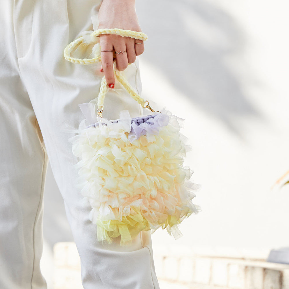 咲き編みフリルポシェット｜ひよこ