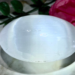 【聖母マリアの石】セレナイト　ホワイト　透石膏　石鹸形 2枚目の画像