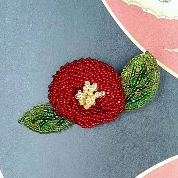 琳派 椿のブローチ(黒侘助) ＊オートクチュールビーズ刺繍 ブローチ