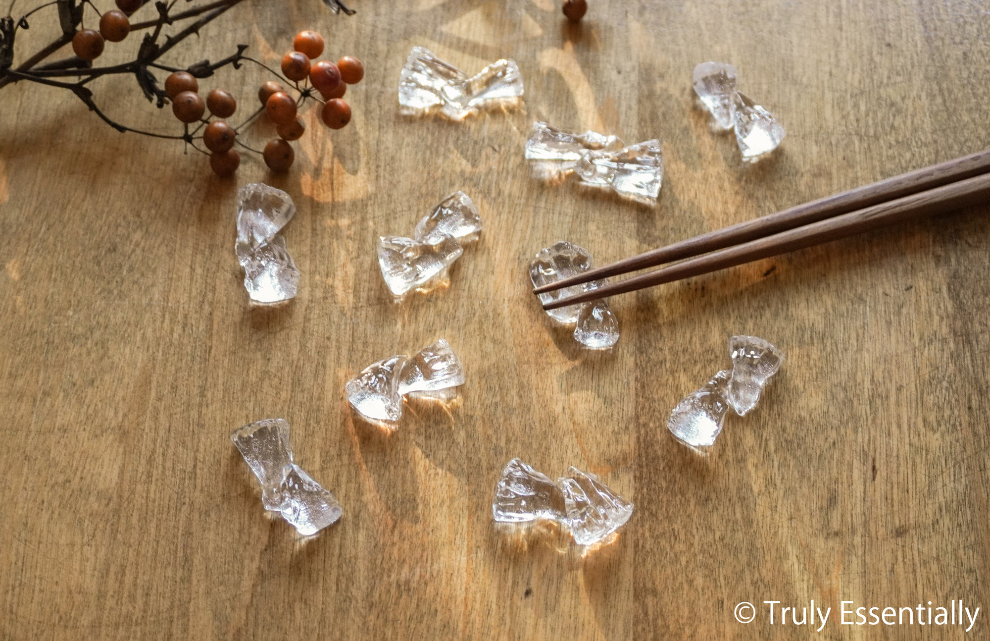 【５点セット】 ● 透明ガラスの箸置き＃３ -「 KAKERAのヒカリ 」