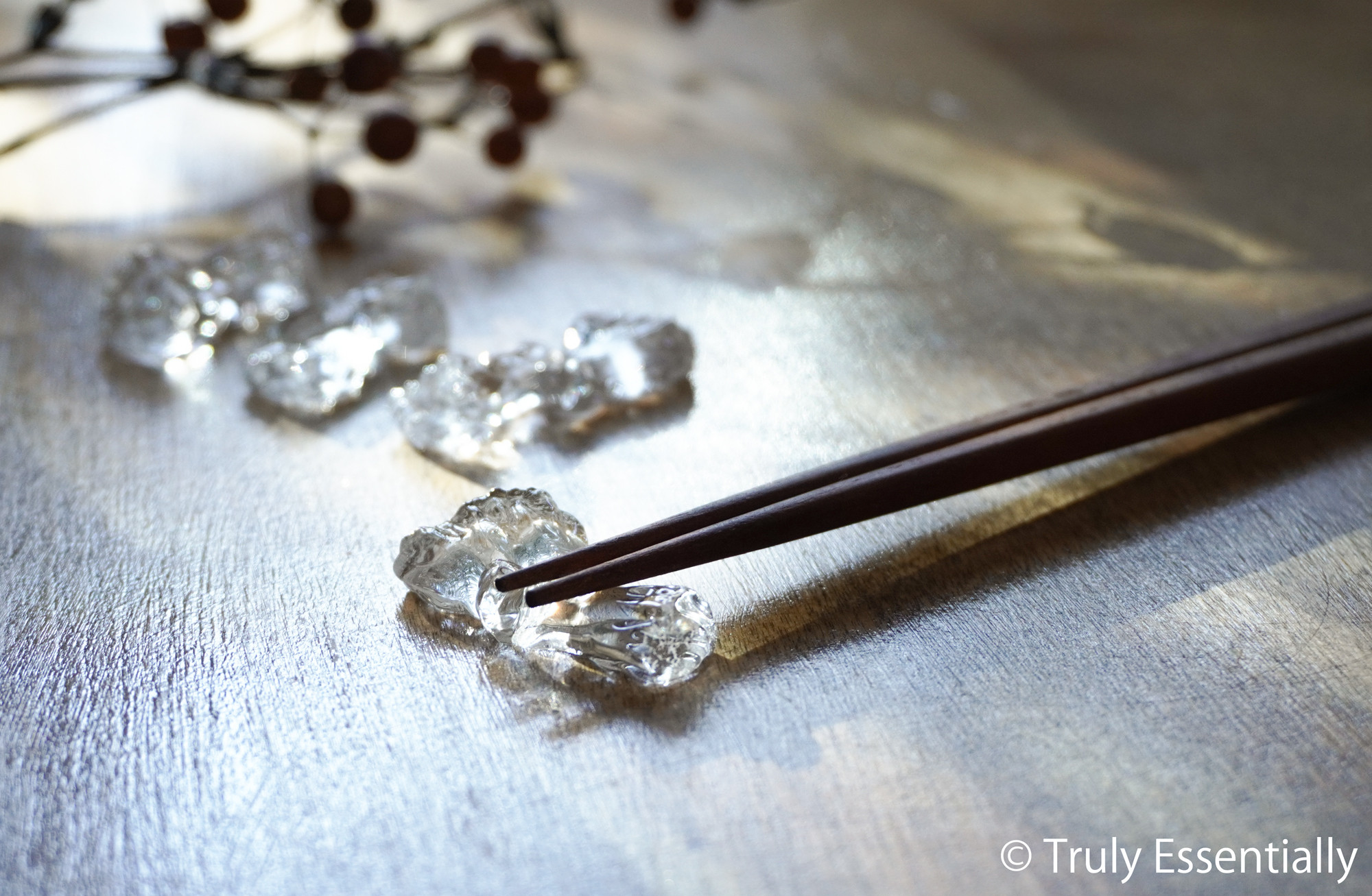 【５点セット】 ● 透明ガラスの箸置き＃３ -「 KAKERAのヒカリ 」