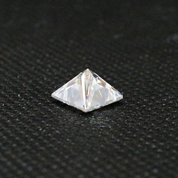 AG-L-152 人工宝石 ルース 素材 モアサナイト 約2.82ct 4枚目の画像