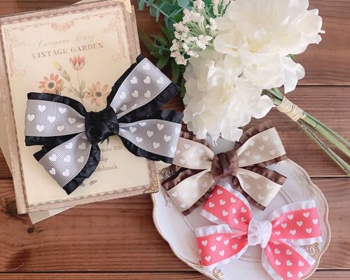 ローズリボン(赤いハート)のヘアゴム ♡ハンドメイド ローズリボン(赤いハート)のヘアゴム ♡ハンドメイド