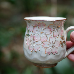 京焼・清水焼  マグカップ　（イッチン装飾　桜・ピンク） 7枚目の画像