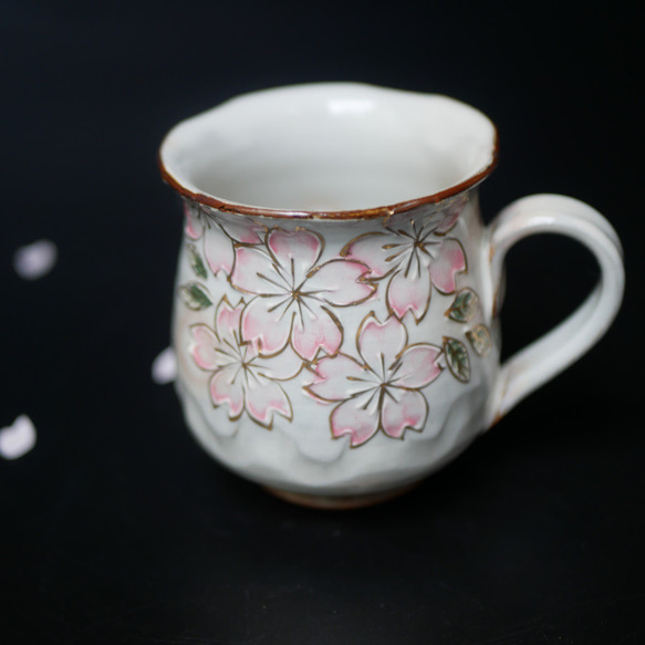 京焼・清水焼  マグカップ　（イッチン装飾　桜・ピンク） 1枚目の画像