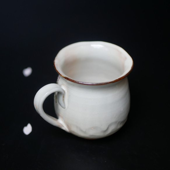 京焼・清水焼  マグカップ　（イッチン装飾　桜・ピンクとパープル） 3枚目の画像