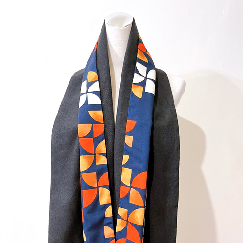 HERMES シルク100% マフラー 幾何学模様 値下げします！ HERMES シルク100% マフラー 幾何学模様 値下げします！ HERMES シルク