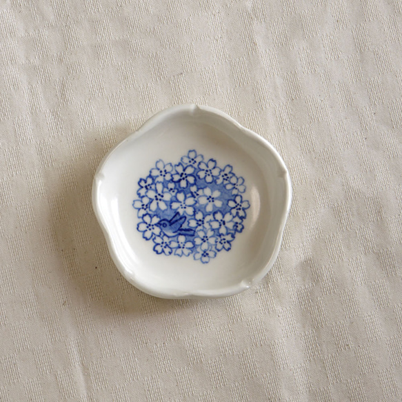 輪花豆皿「メジロ桜」 4枚目の画像
