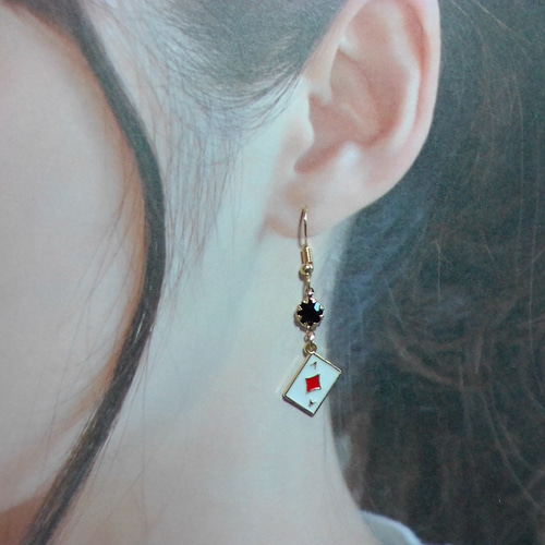 トランプピアス（ダイヤ＆クラブ） ピアス（フック・チェーン） Rose