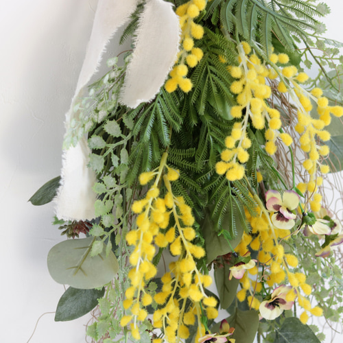 春のナチュラルスワッグミモザ