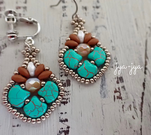 beads earrings - turquoise Mat brown 1枚目の画像