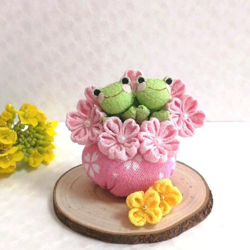 ♥♡ひまわり飾り*★端午の節句飾り。梅雨のカエルちゃん飾り。菜の花飾り*♡♥ ちりめん細工歳時記「梅雨」 福カエルと紫陽花 ちりめんのカエル 即納