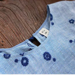 リネンの刺繡生地　ディアートロングワンピース　ポケット付き【春夏】グレイッシュブルー 5枚目の画像