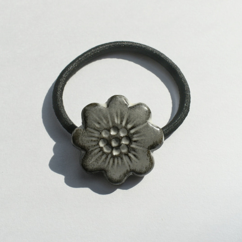 陶器のアクセサリー アネモネ ヘアゴム/ブローチ/ポニーフック/帯留め