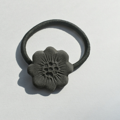 陶器のアクセサリー アネモネ ヘアゴム/ブローチ/ポニーフック/帯留め